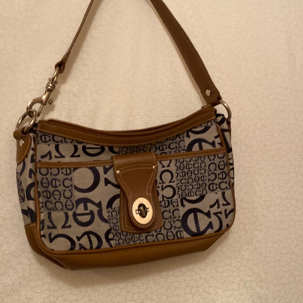 Small zippered purse